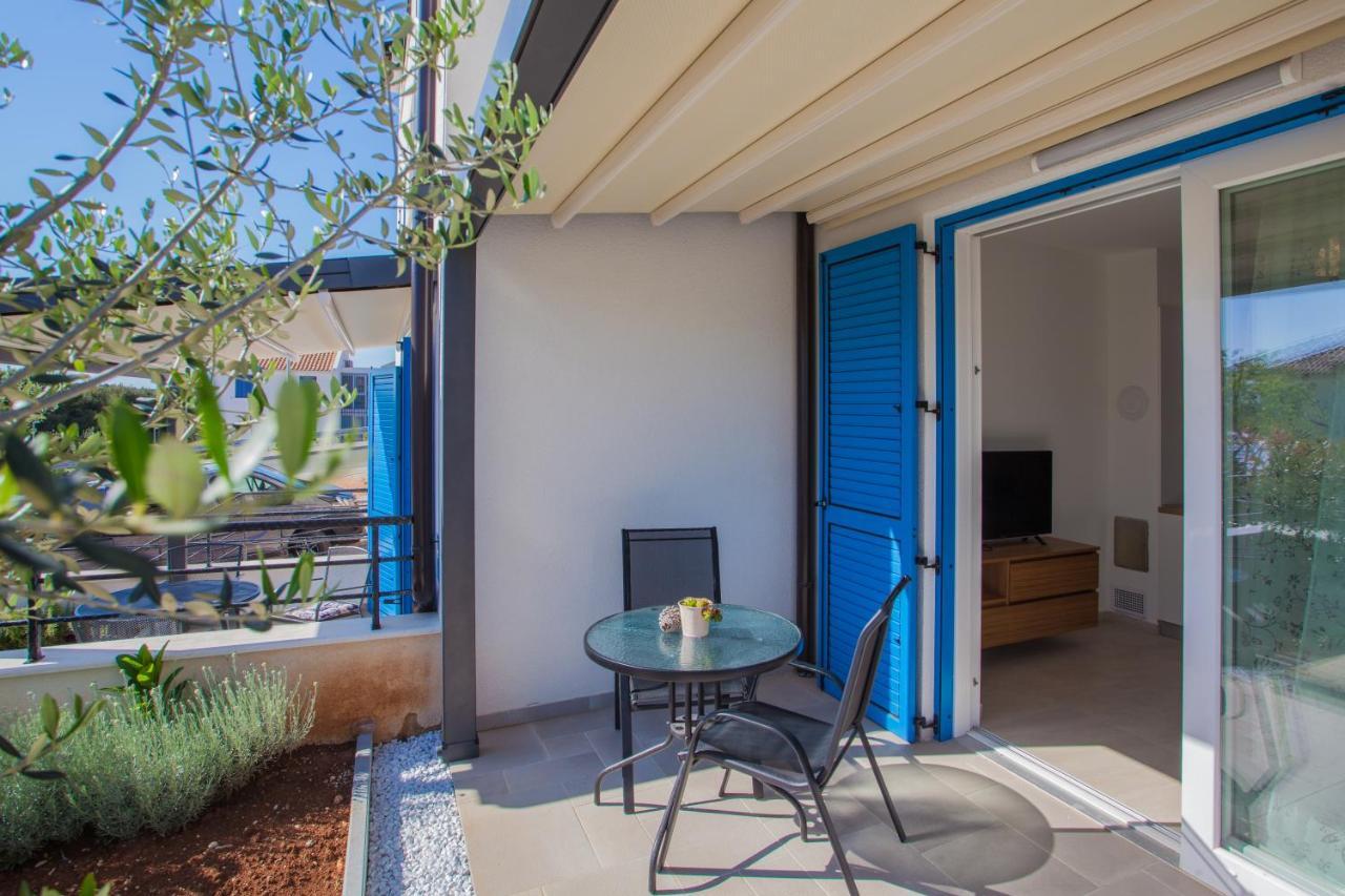 Apartman Madonnina Cres Exterior foto